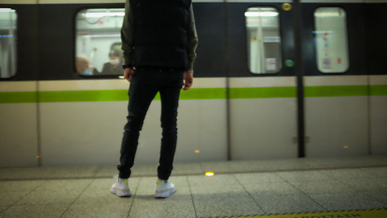 Άνοιξαν οι σταθμοί του Μετρό – Αποκαταστάθηκε η κυκλοφορία του Τραμ